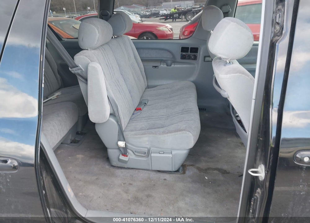 1998 TOYOTA SIENNA LE VIN: 4T3GF13C9WU048576