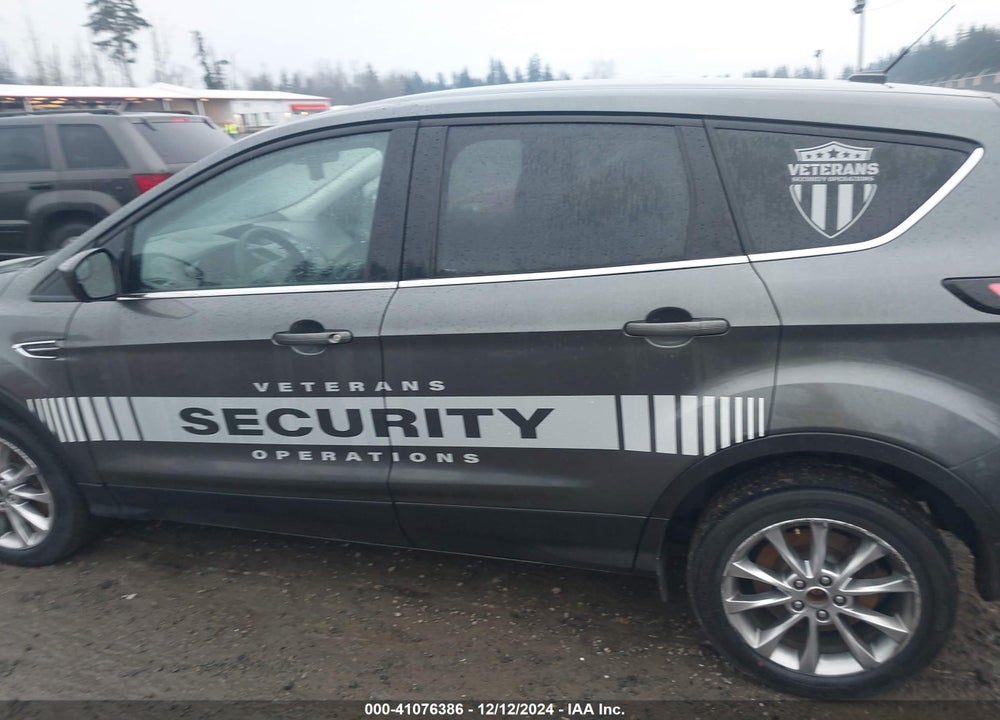 2017 FORD ESCAPE SE VIN: 1FMCU9GD4HUE49938