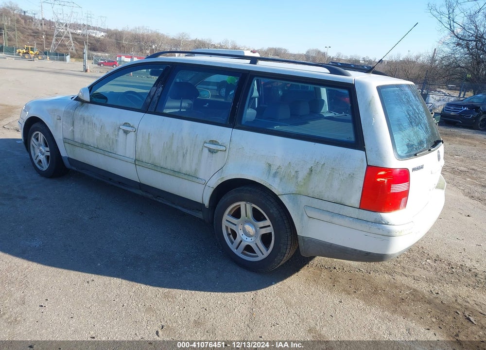 2001 VOLKSWAGEN PASSAT GLX VIN: WVWLH63B21E035590