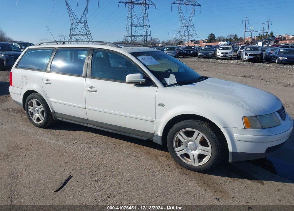 2001 VOLKSWAGEN PASSAT GLX VIN: WVWLH63B21E035590