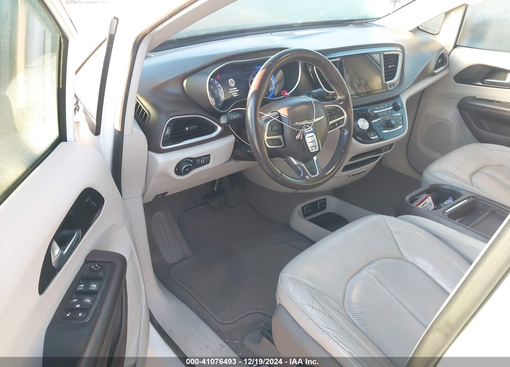 2020 CHRYSLER PACIFICA TOURING L VIN: 2C4RC1BG8LR111548