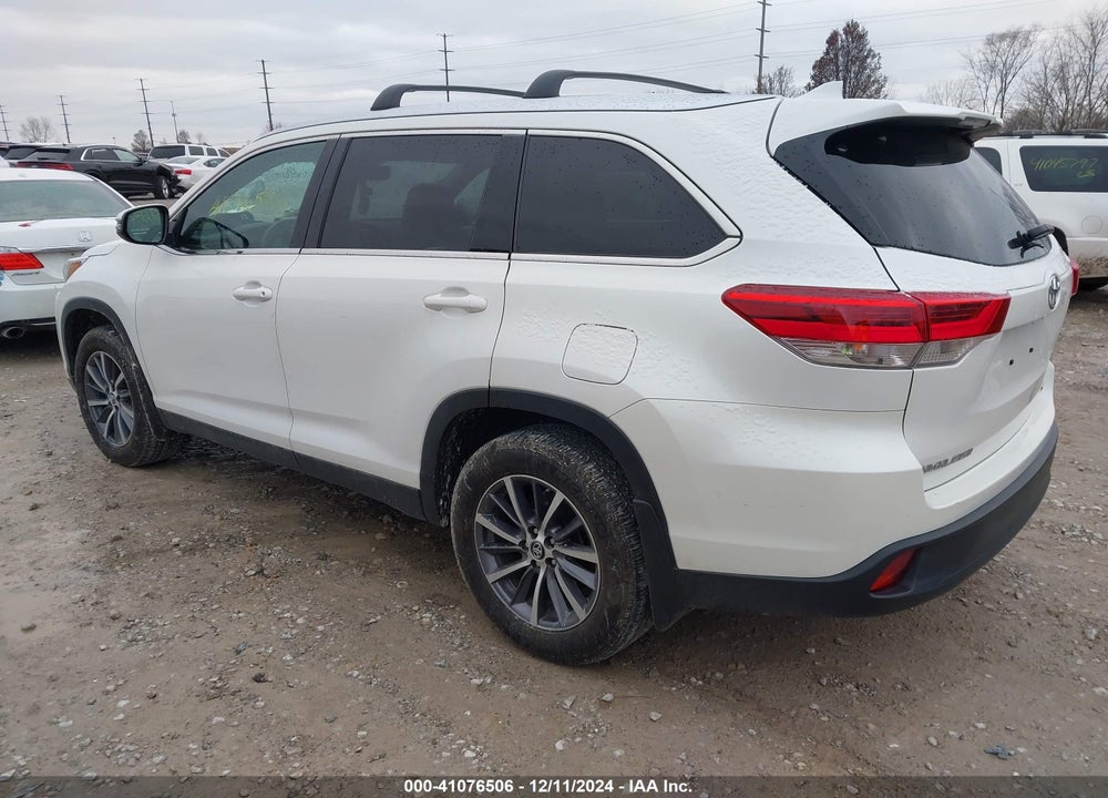 2019 TOYOTA HIGHLANDER XLE VIN: 5TDJZRFH8KS954748