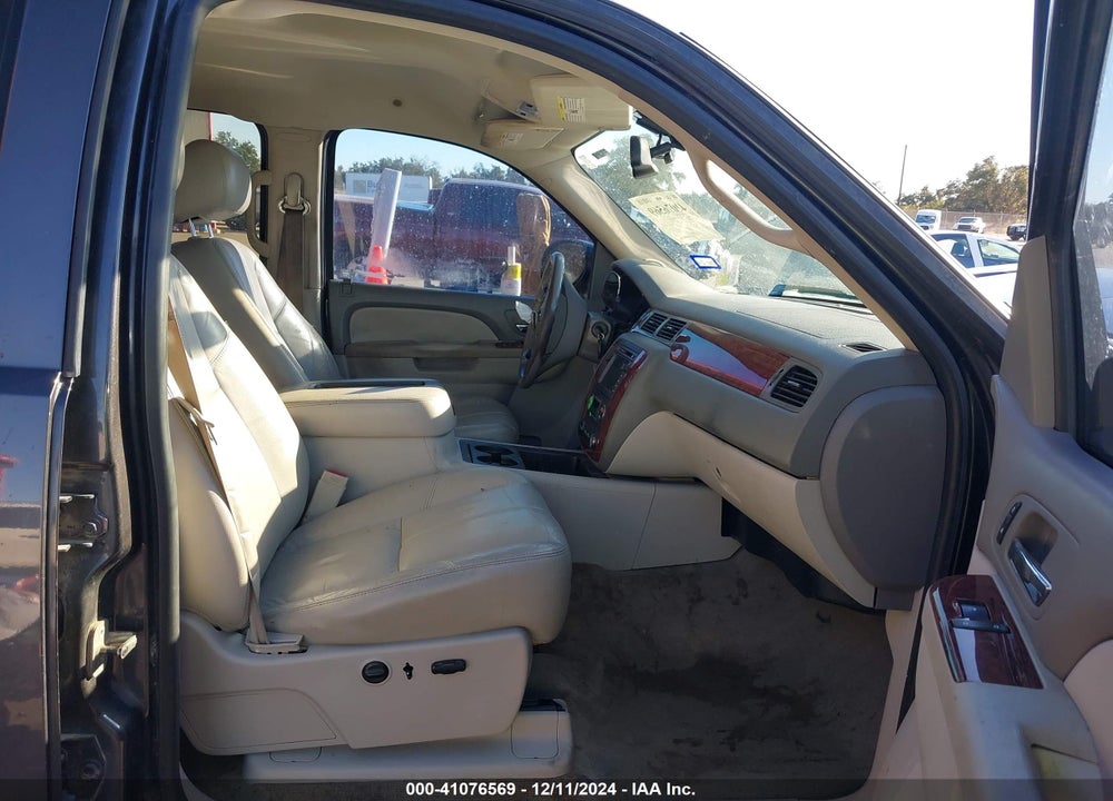 2011 CHEVROLET SILVERADO 1500 LTZ VIN: 3GCPCTE04BG121306