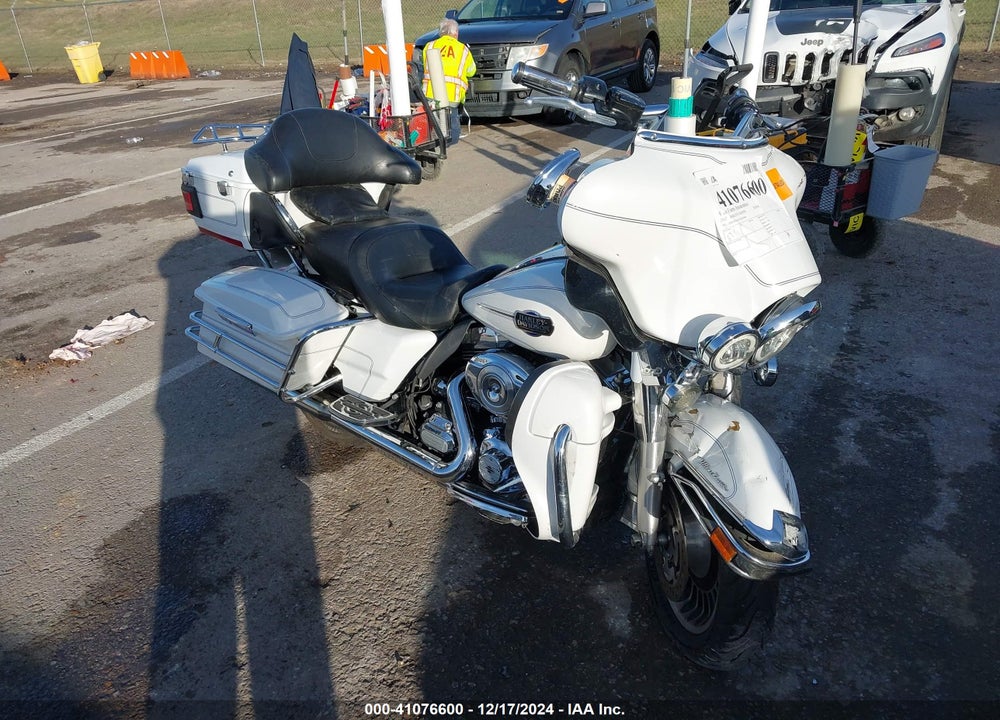 2012 HARLEY-DAVIDSON FLHTCU ULTRA CLASSIC ELECTRA GLD VIN: 1HD1FCM1XCB656804
