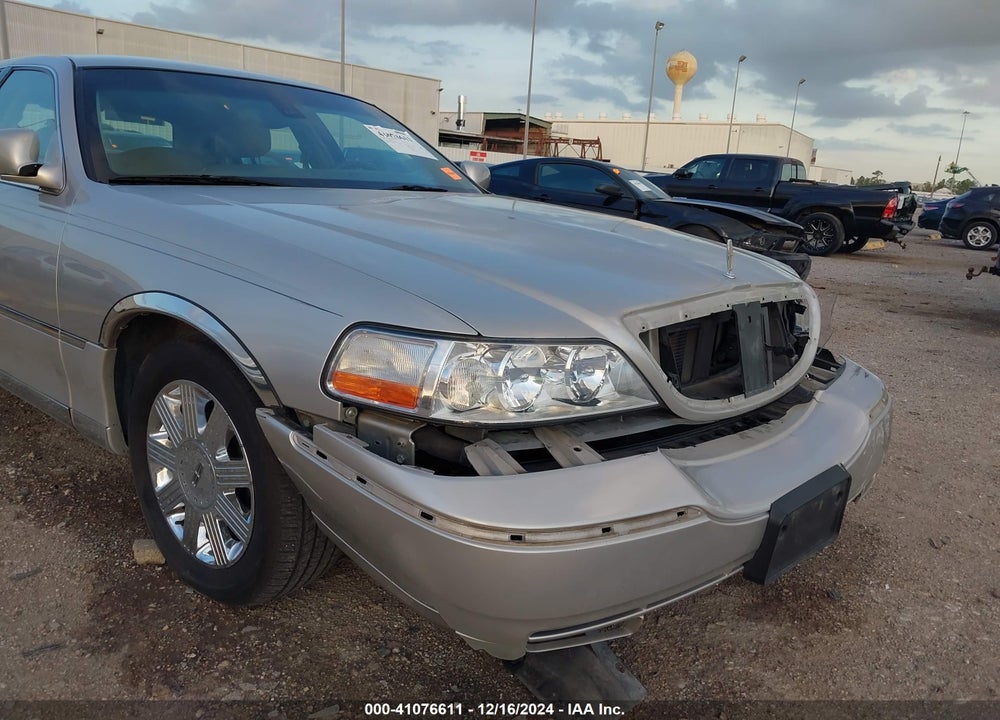 2003 LINCOLN TOWN CAR CARTIER VIN: 1LNHM83W83Y690782