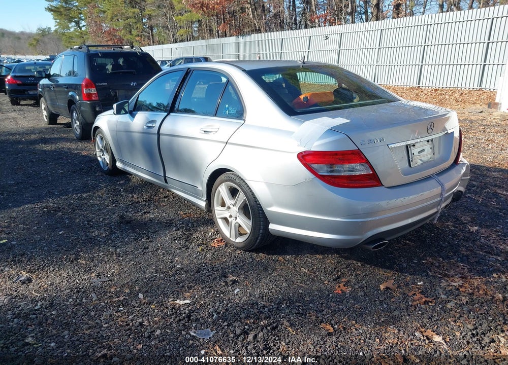 2010 MERCEDES-BENZ C 300 LUXURY/SPORT VIN: WDDGF5EB5AR108234