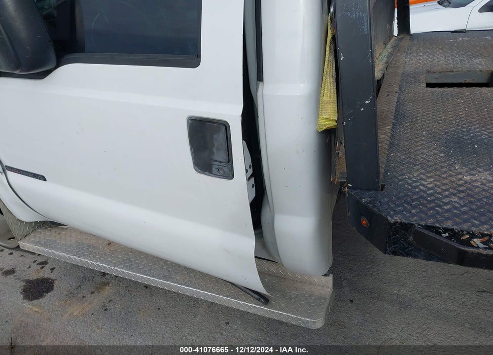 2000 FORD F-450 CHASSIS LARIAT/XL/XLT VIN: 1FDXF46F9YED68199