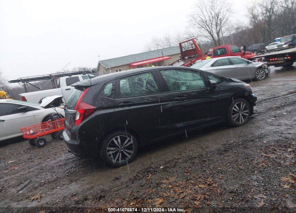 2018 HONDA FIT VIN: 3HGGK5H81JM705678