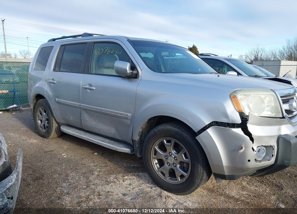 2011 HONDA PILOT TOURING VIN: 5FNYF3H91BB030831