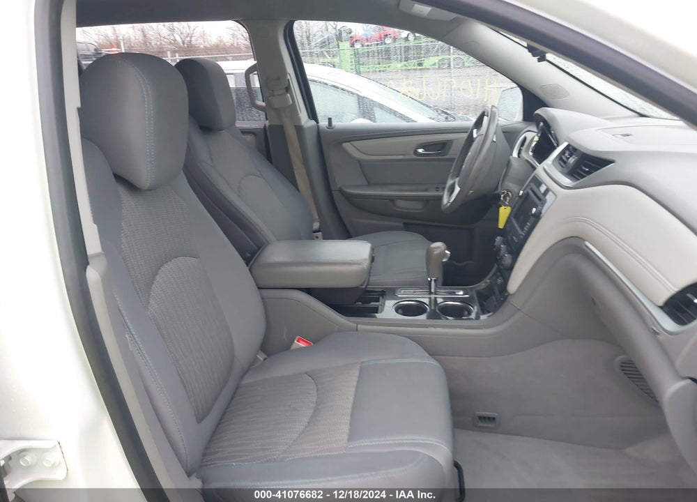 2015 CHEVROLET TRAVERSE 1LT VIN: 1GNKVGKD6FJ294811