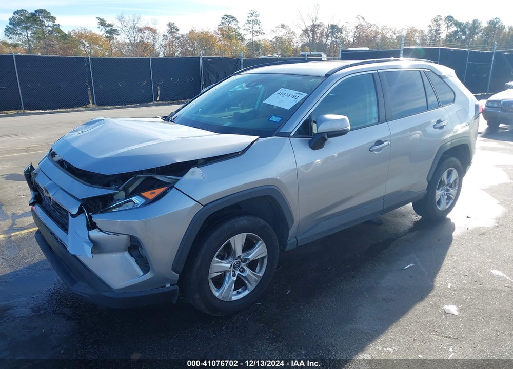 2019 TOYOTA RAV4 XLE VIN: 2T3W1RFV5KW052298