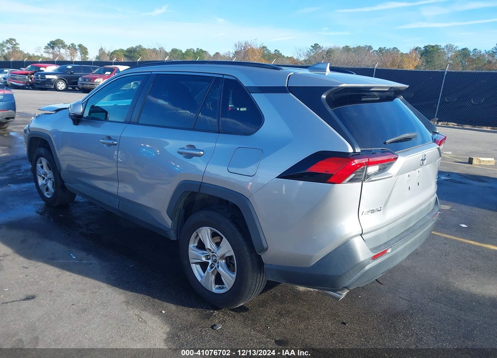 2019 TOYOTA RAV4 XLE VIN: 2T3W1RFV5KW052298