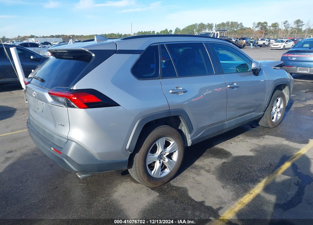 2019 TOYOTA RAV4 XLE VIN: 2T3W1RFV5KW052298