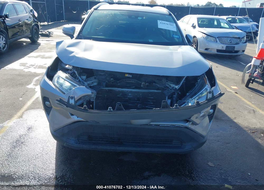 2019 TOYOTA RAV4 XLE VIN: 2T3W1RFV5KW052298