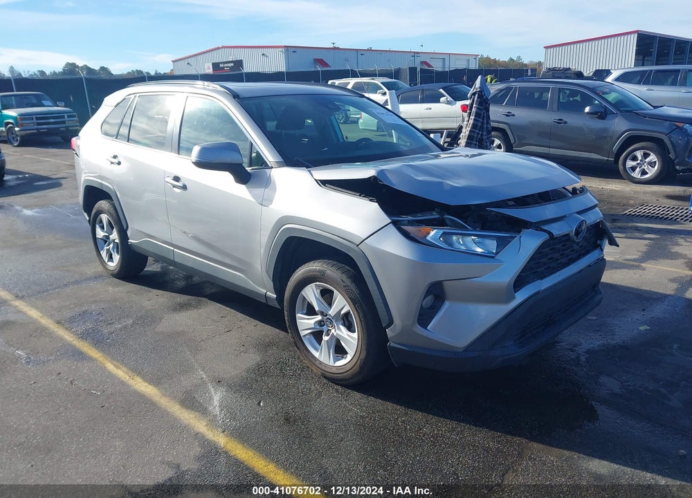 2019 TOYOTA RAV4 XLE VIN: 2T3W1RFV5KW052298