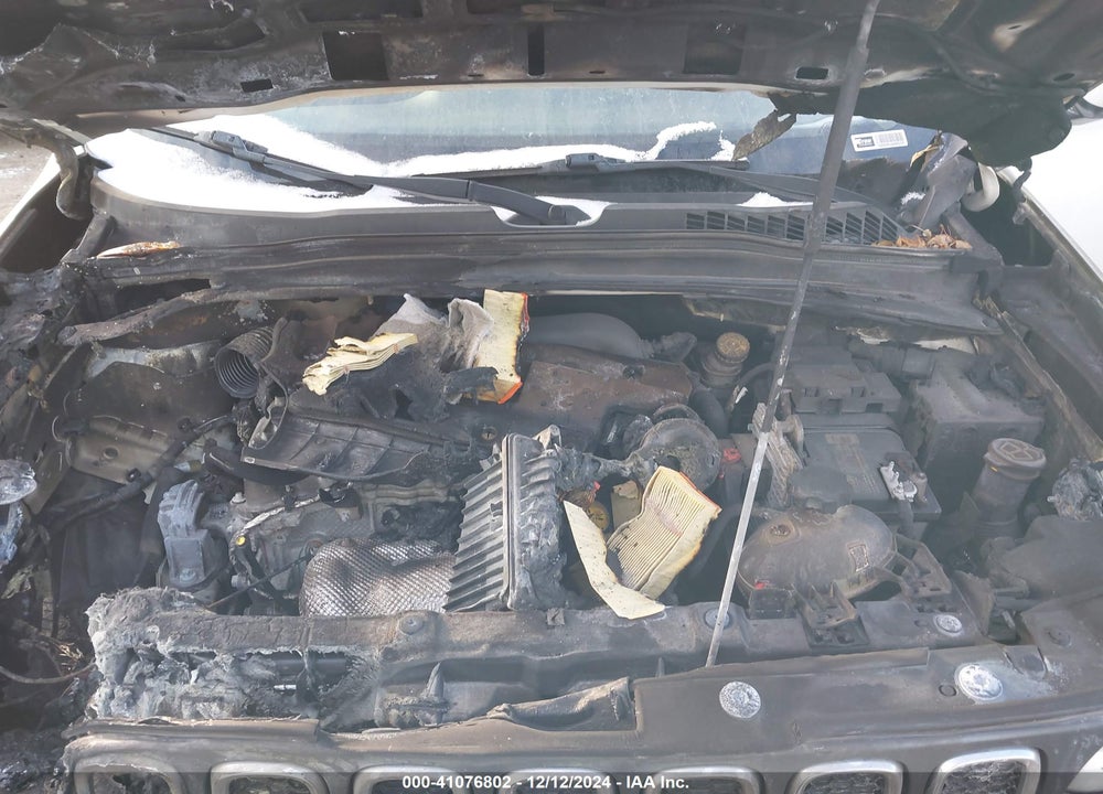 2016 JEEP RENEGADE LATITUDE VIN: ZACCJBBT0GPD64095