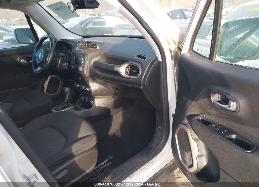 2016 JEEP RENEGADE LATITUDE VIN: ZACCJBBT0GPD64095