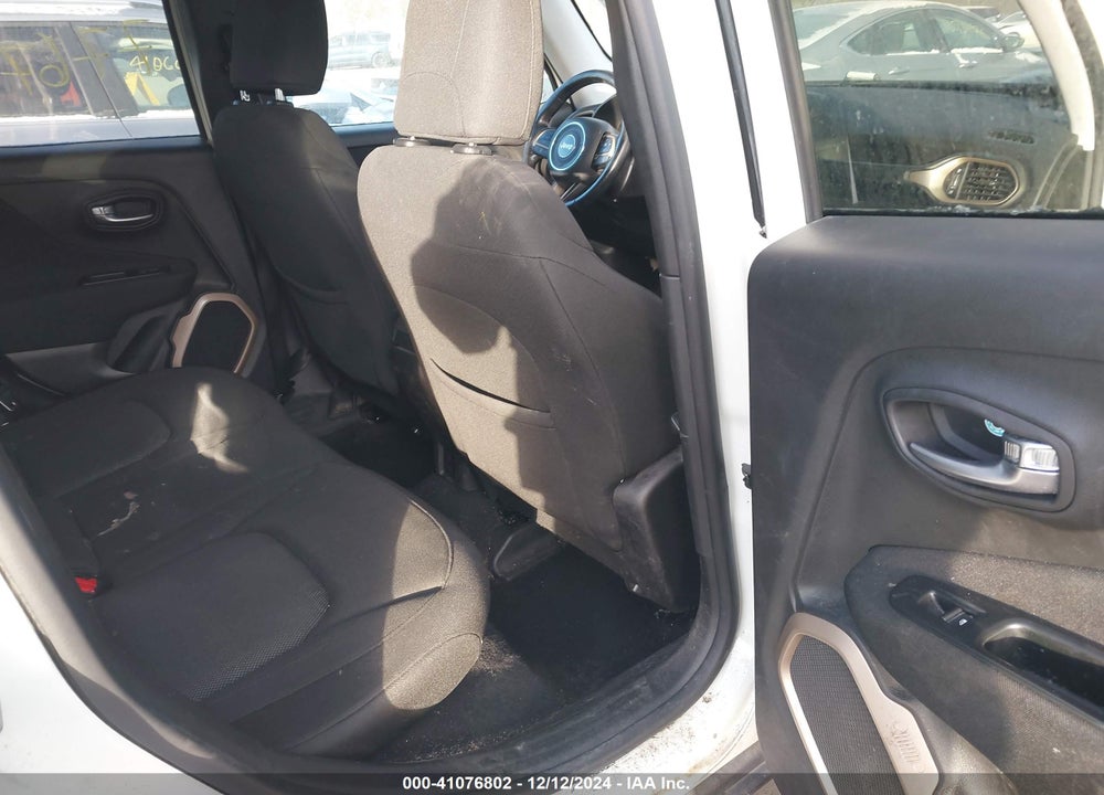 2016 JEEP RENEGADE LATITUDE VIN: ZACCJBBT0GPD64095