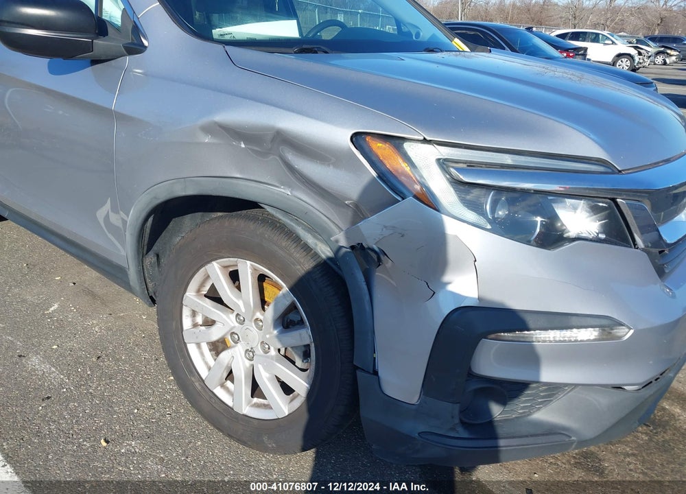 2019 HONDA PILOT LX VIN: 5FNYF6H11KB009506