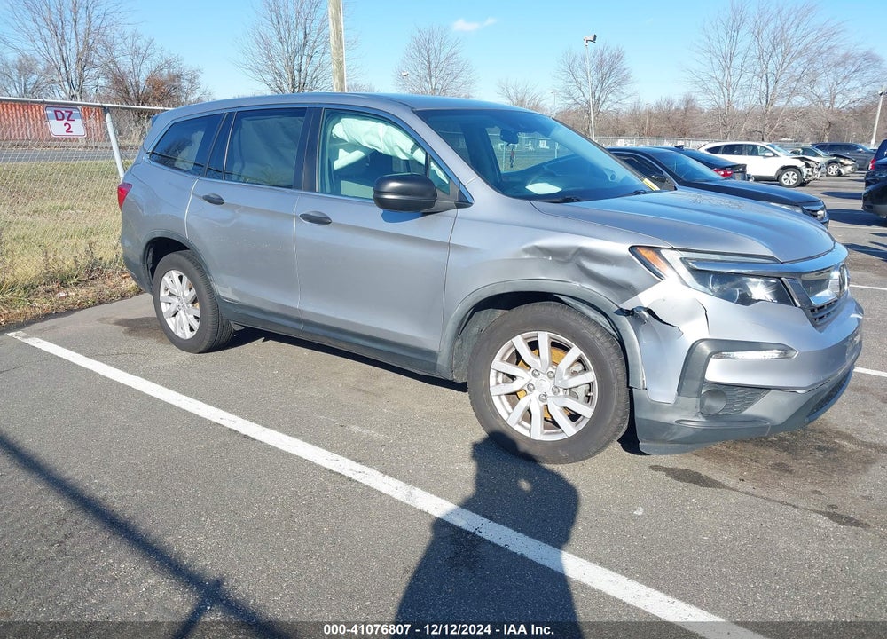2019 HONDA PILOT LX VIN: 5FNYF6H11KB009506