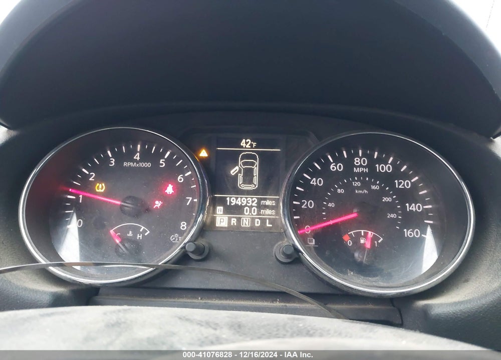 2013 NISSAN ROGUE S VIN: JN8AS5MV2DW620812