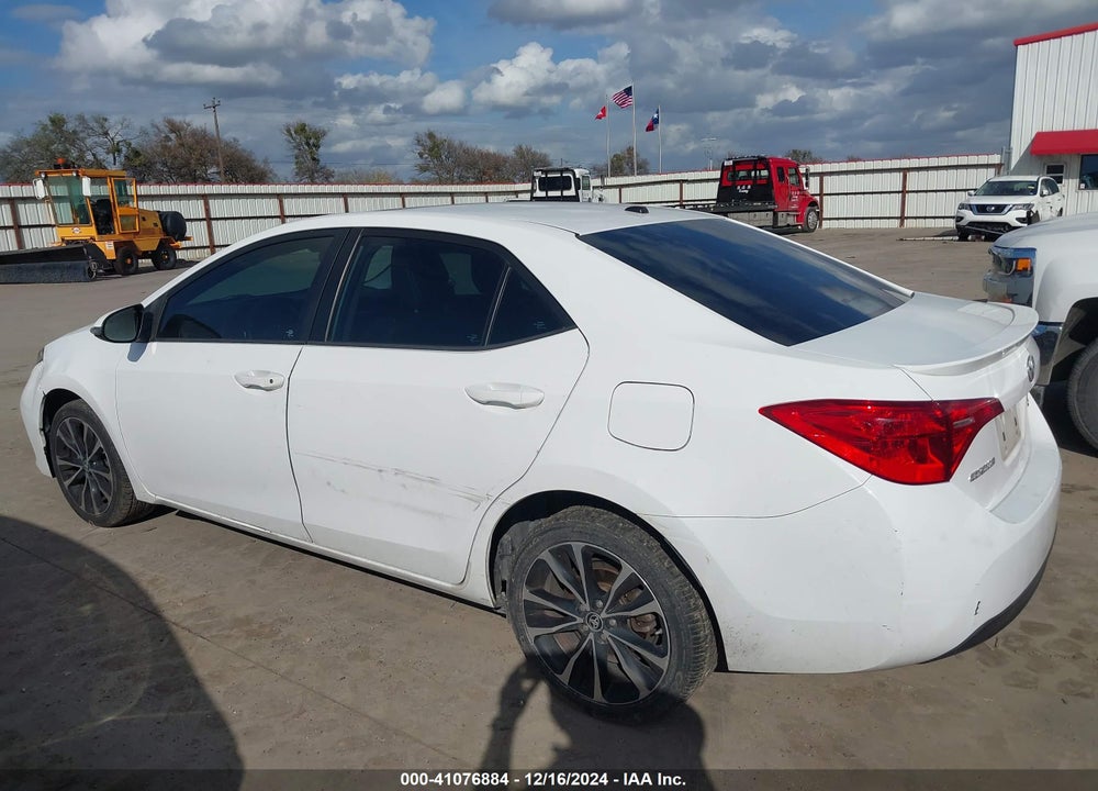 2018 TOYOTA COROLLA SE VIN: 5YFBURHE5JP743620