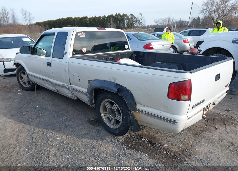 2000 GMC SONOMA SLS VIN: 1GTCS19W1Y8120987