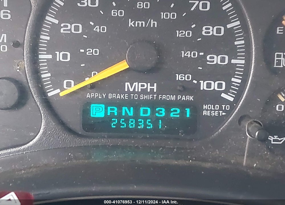 2001 GMC YUKON SLT VIN: 1GKEC13T81J163942
