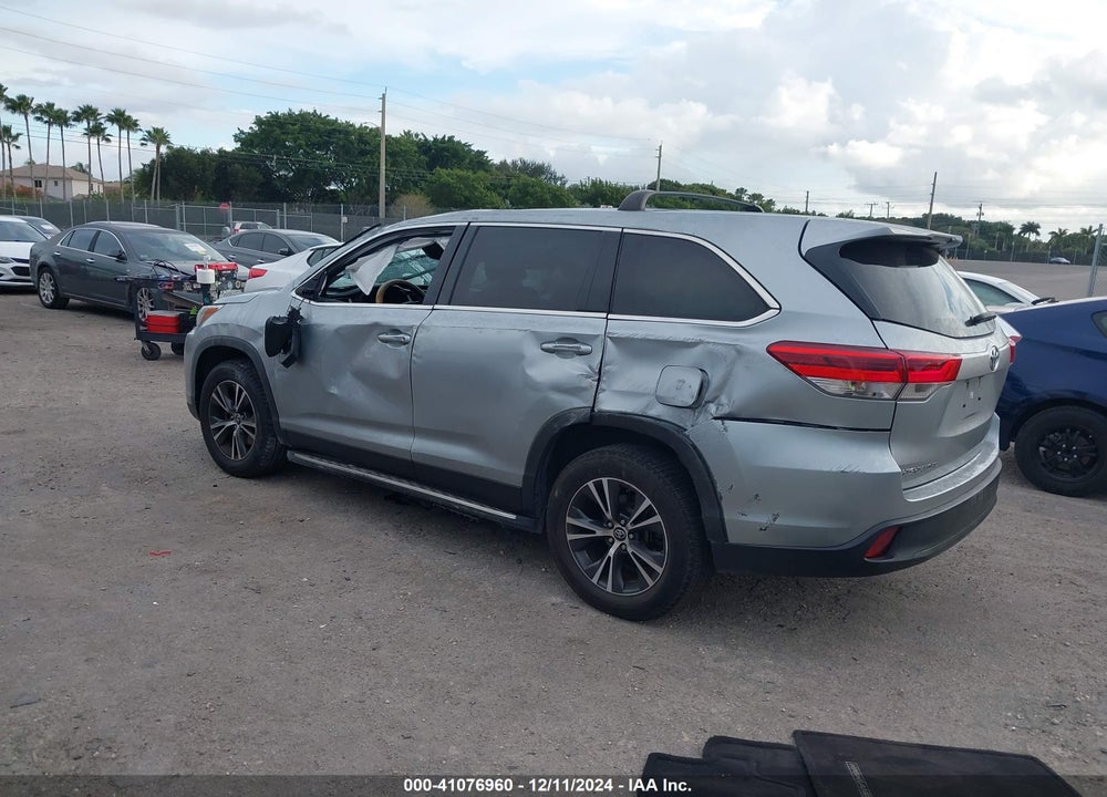 2019 TOYOTA HIGHLANDER LE VIN: 5TDZARFH7KS052716