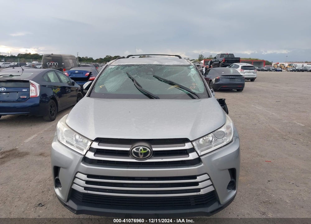 2019 TOYOTA HIGHLANDER LE VIN: 5TDZARFH7KS052716