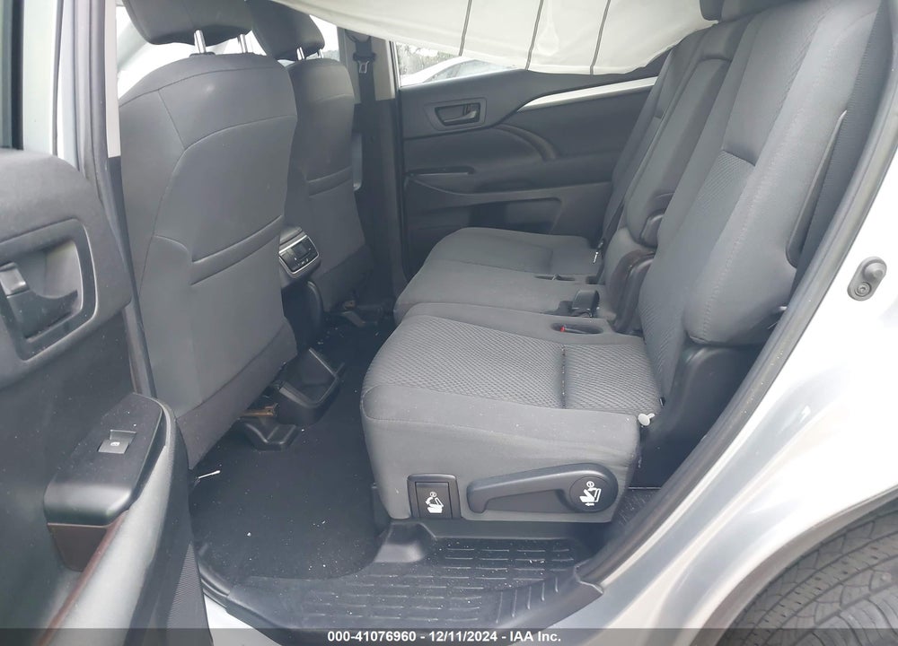 2019 TOYOTA HIGHLANDER LE VIN: 5TDZARFH7KS052716