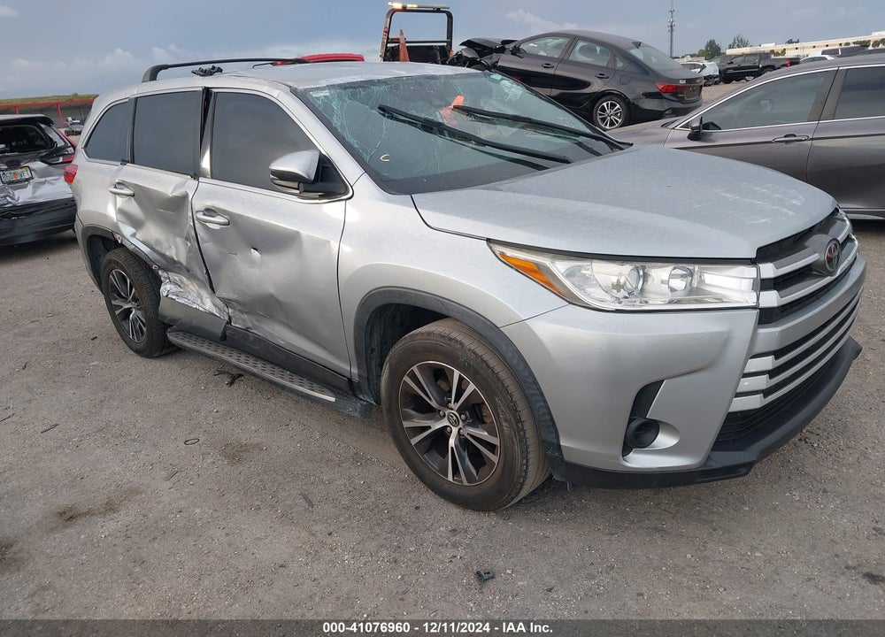 2019 TOYOTA HIGHLANDER LE VIN: 5TDZARFH7KS052716