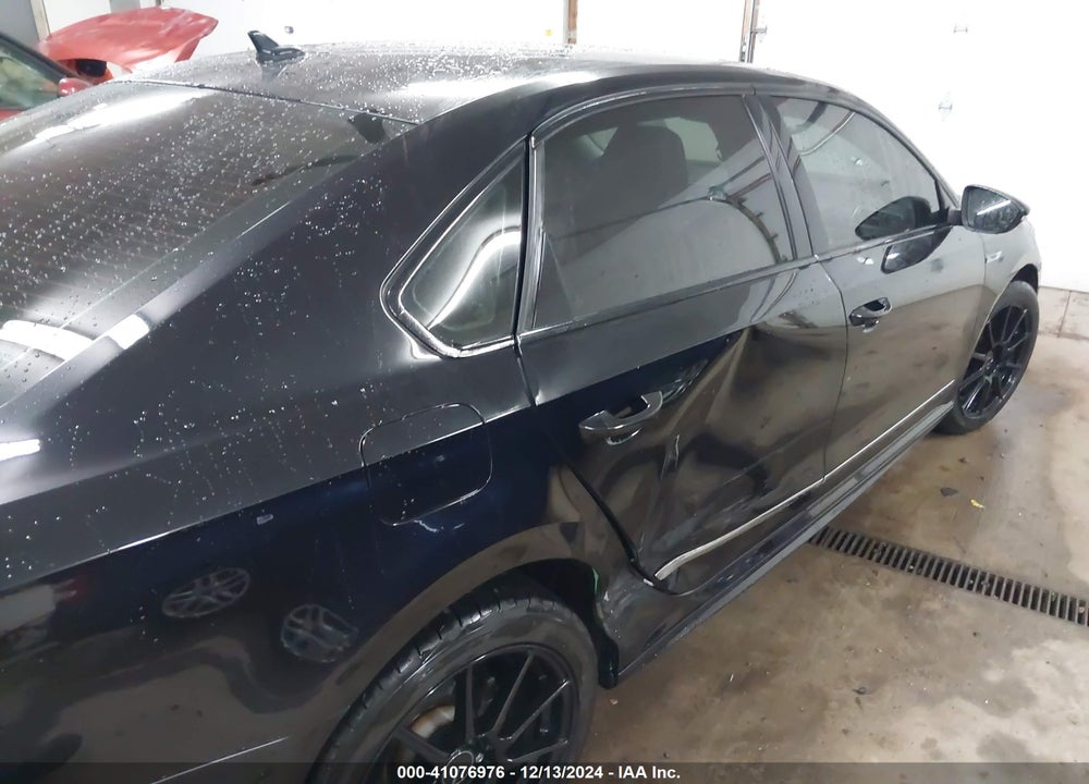 2017 VOLKSWAGEN PASSAT 1.8T R-LINE VIN: 1VWDT7A30HC083897