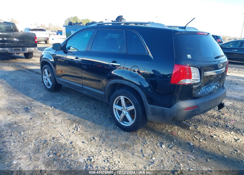 2011 KIA SORENTO LX V6 VIN: 5XYKT4A21BG063094
