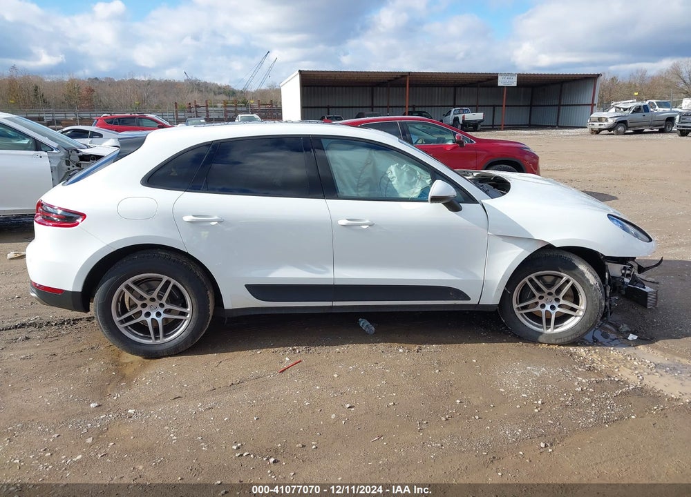 2017 PORSCHE MACAN VIN: WP1AA2A52HLB06191