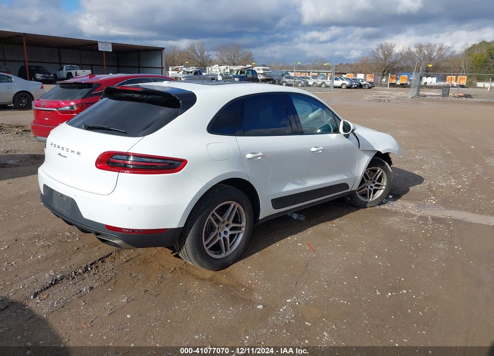 2017 PORSCHE MACAN VIN: WP1AA2A52HLB06191