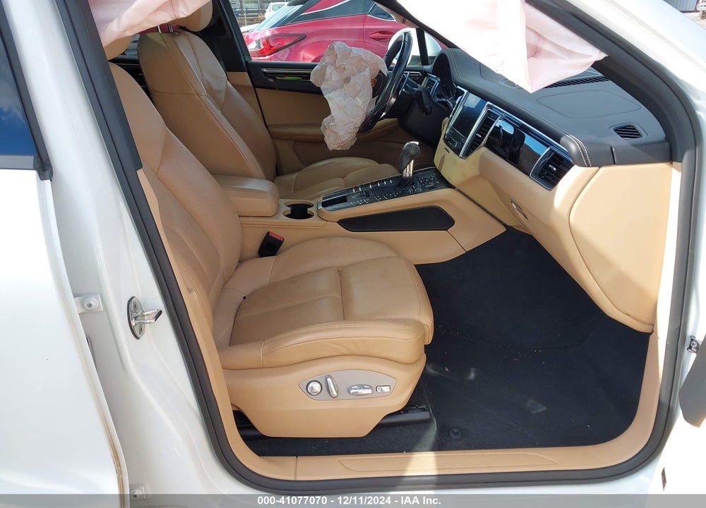 2017 PORSCHE MACAN VIN: WP1AA2A52HLB06191