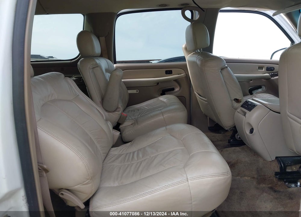 2002 CHEVROLET SUBURBAN 1500 LT VIN: 1GNFK16Z42J305909