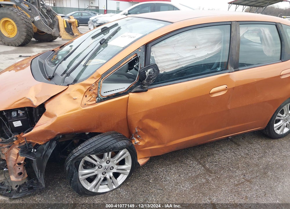 2011 HONDA FIT SPORT VIN: JHMGE8H58BS008691