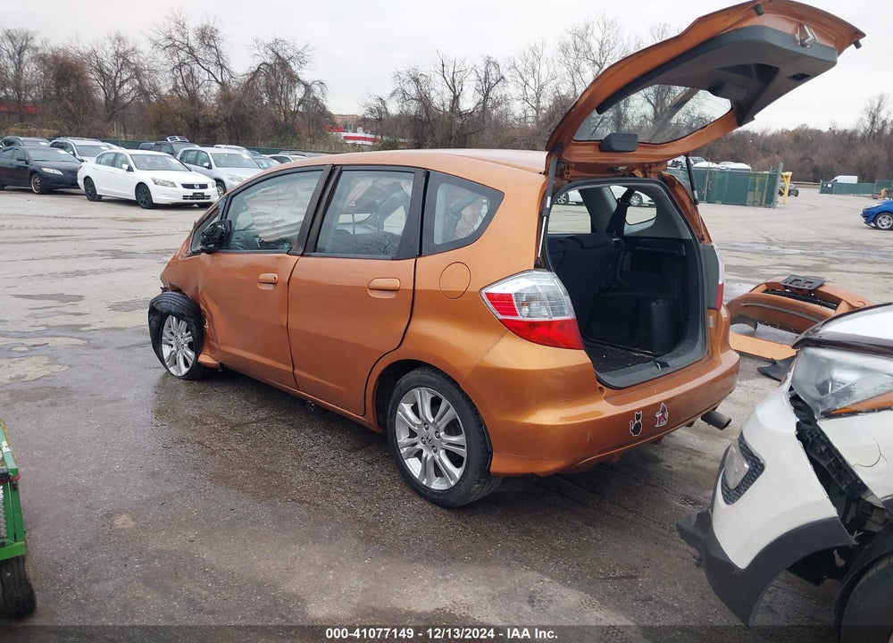 2011 HONDA FIT SPORT VIN: JHMGE8H58BS008691