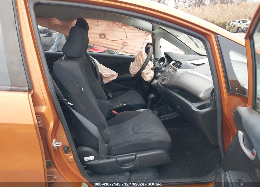 2011 HONDA FIT SPORT VIN: JHMGE8H58BS008691