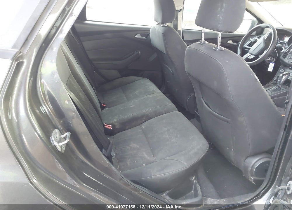 2015 FORD FOCUS SE VIN: 1FADP3K29FL326390