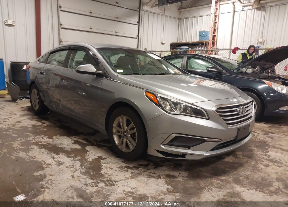 2016 HYUNDAI SONATA SE VIN: 5NPE24AF2GH292550