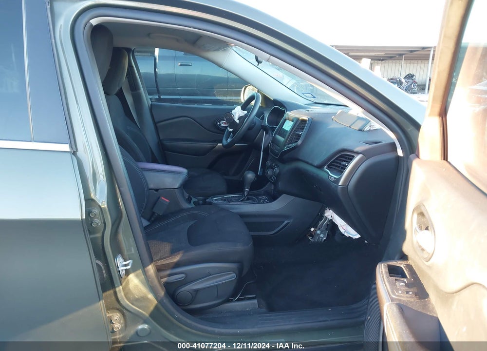2019 JEEP CHEROKEE LATITUDE VIN: 1C4PJLCB1KD265483