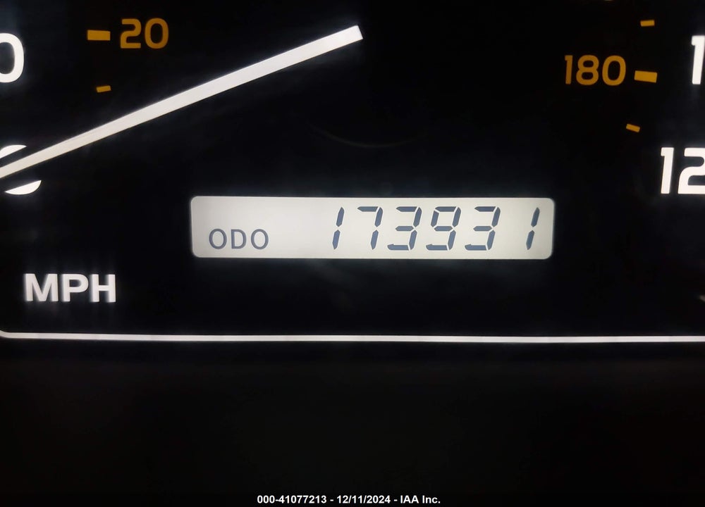 2007 TOYOTA SEQUOIA LIMITED V8 VIN: 5TDBT48A97S277824