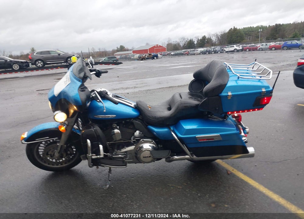 2011 HARLEY-DAVIDSON FLHTK VIN: 1HD1KEM14BB677511