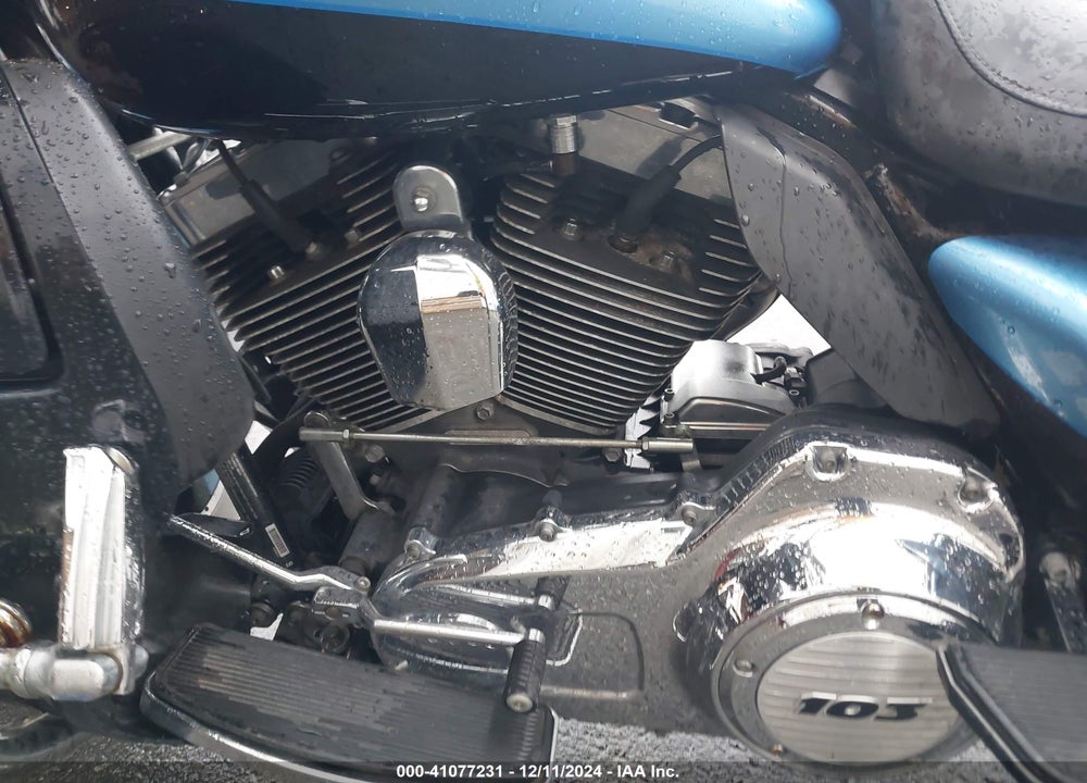 2011 HARLEY-DAVIDSON FLHTK VIN: 1HD1KEM14BB677511