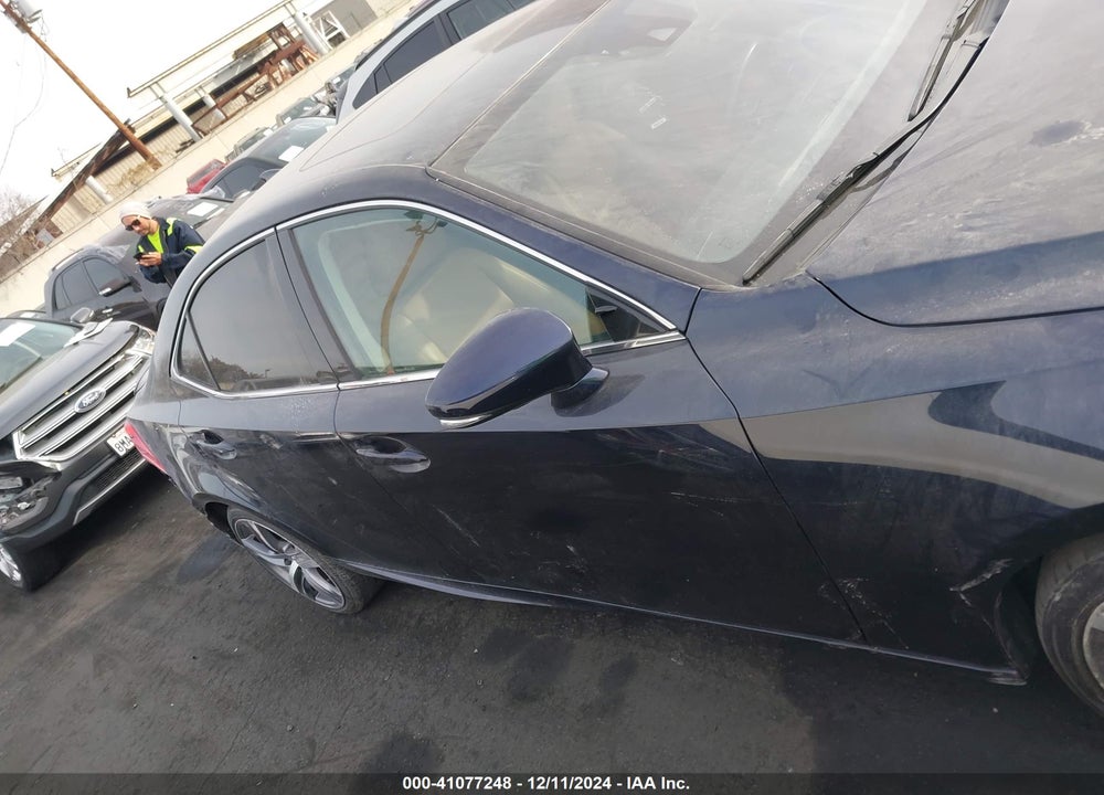 2018 LEXUS IS 300 VIN: JTHC81D25J5028337