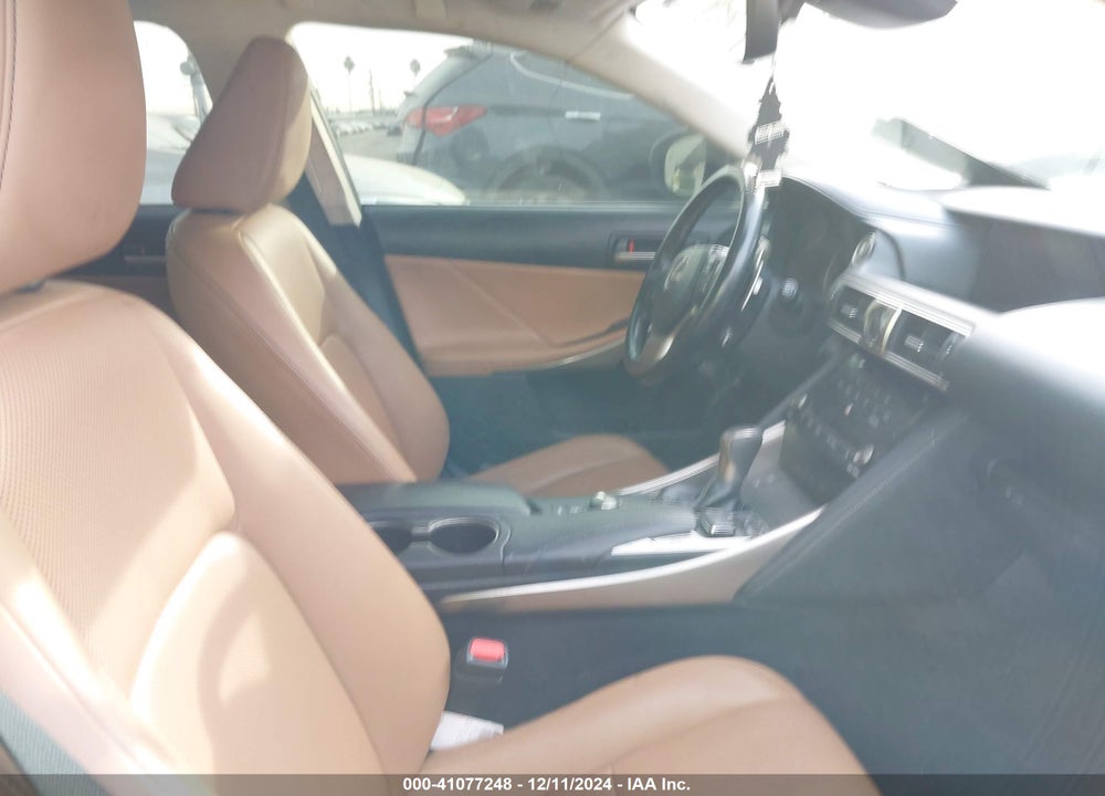 2018 LEXUS IS 300 VIN: JTHC81D25J5028337
