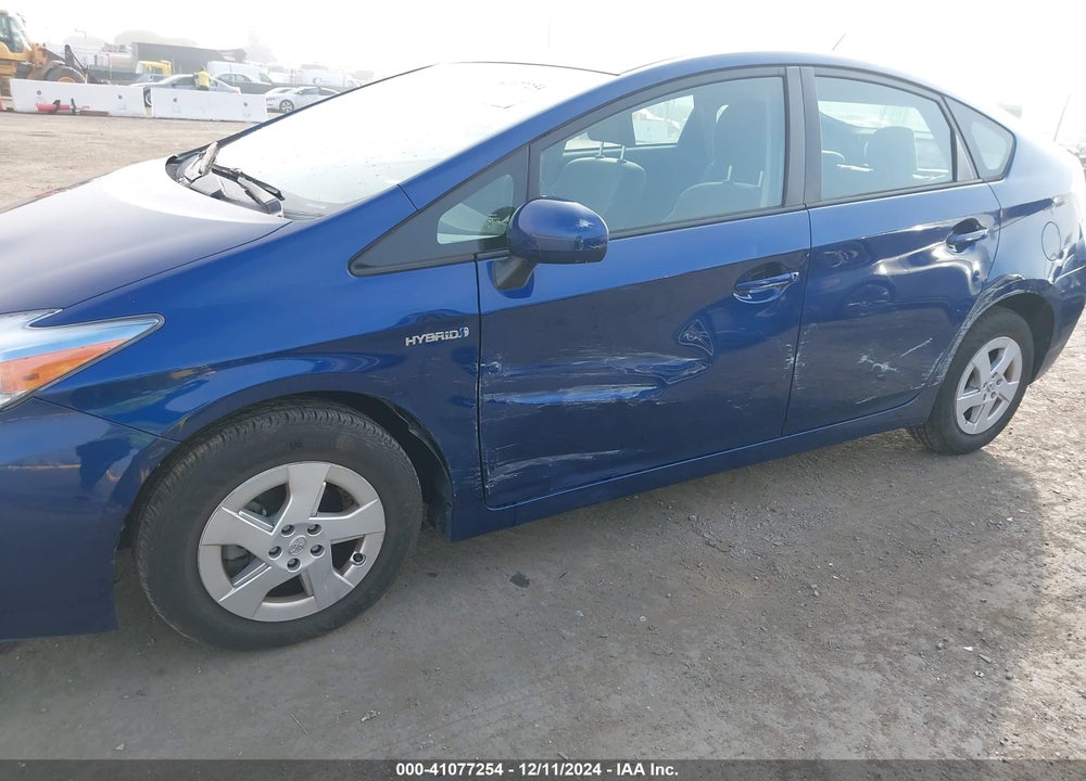 2011 TOYOTA PRIUS THREE VIN: JTDKN3DUXB0267903